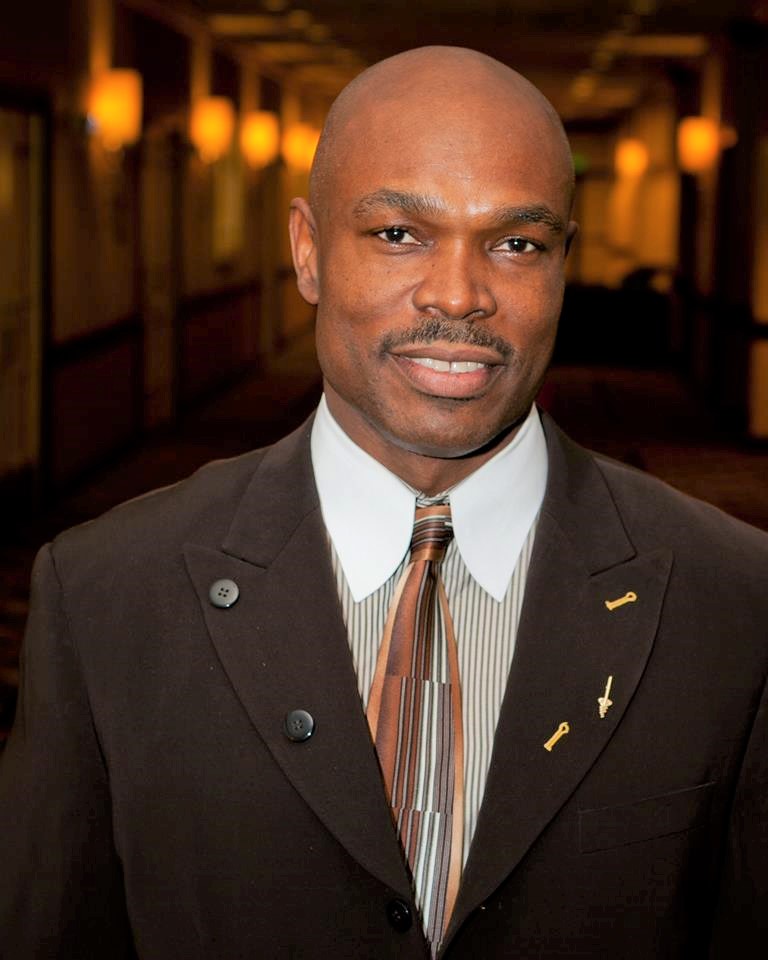 Dr. Cliff C, Eke, MD, FACS, FICS.